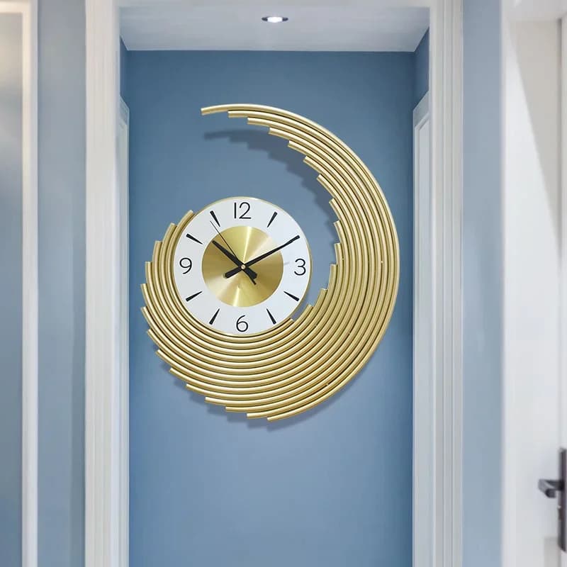 Luxury Metal Wall Clock, Big Golden Crest Clock, Living Room and Entrance Decoration, Silent Artistic Clock with Hands