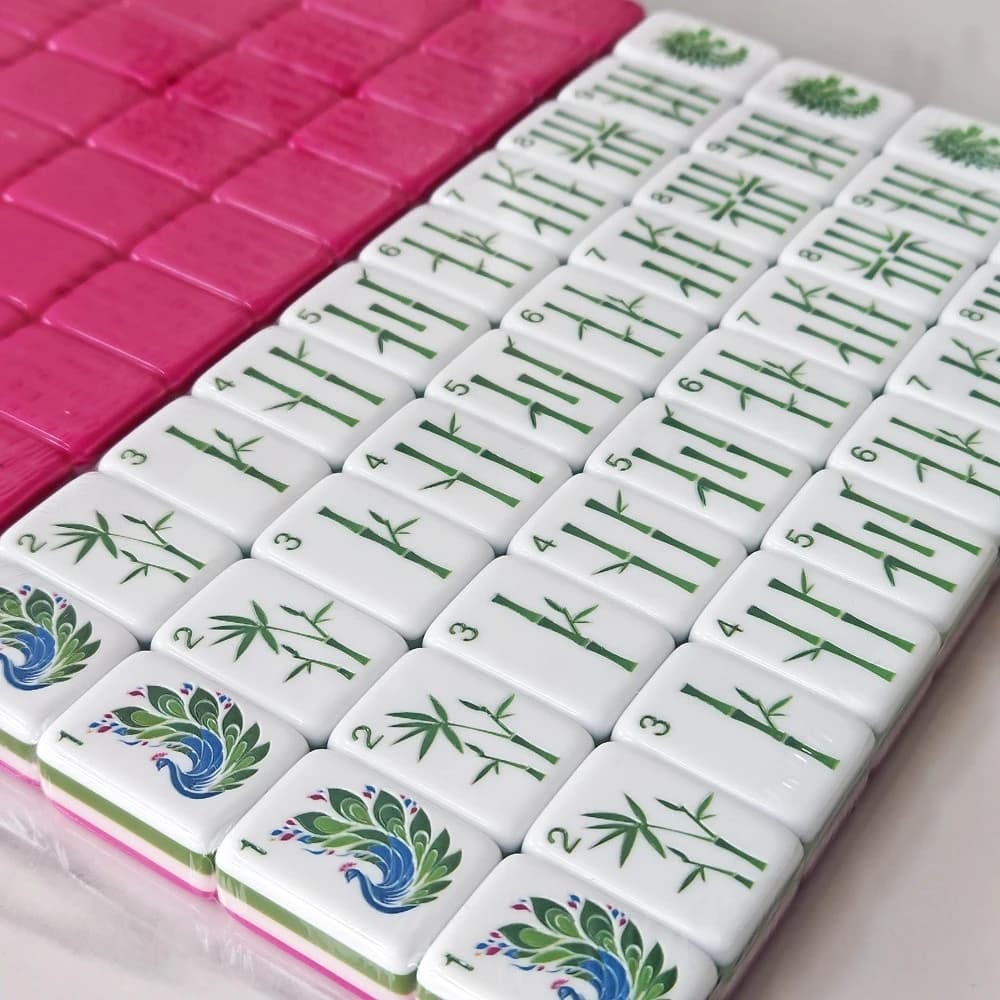 Four Layer Acrylic Rose Red Mahjong Tiles Custom Luxury Engraved American Mahjong Set Family Board Games Portable Mah Jongg Sets