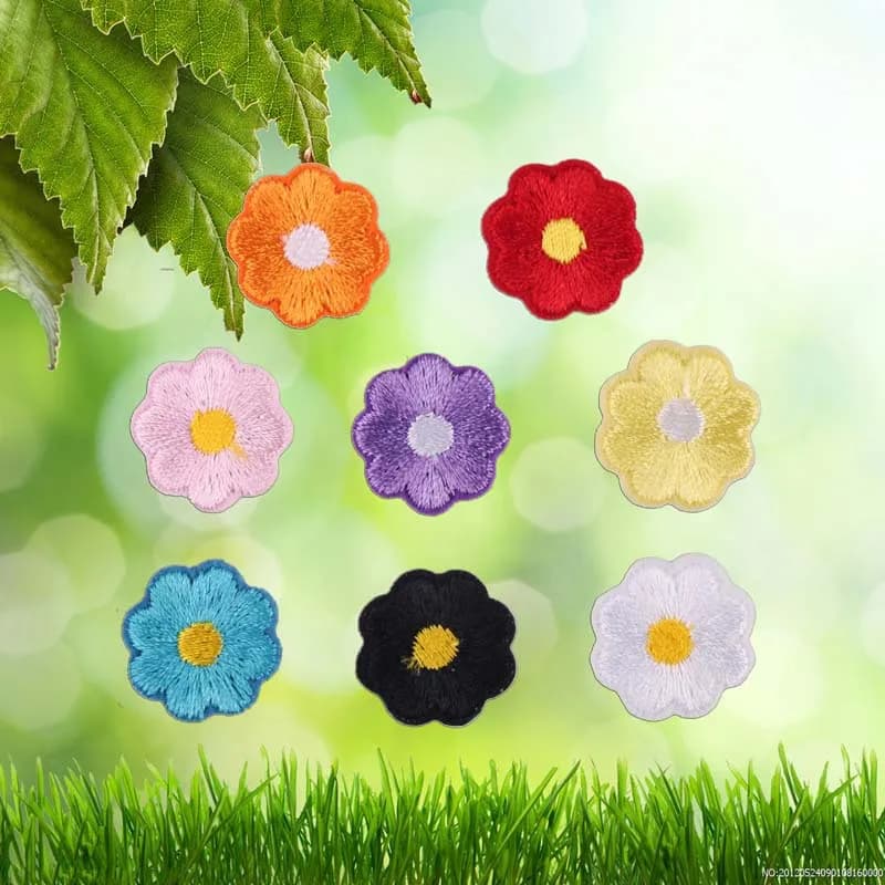 10 Pezzi Toppe da Ricamo in Ferro per Borsa per Vestiti Adesivo Fiore Cartone Animato Decorazione Fai da Te Accessori per Abbigliamento Supporto Adesivo