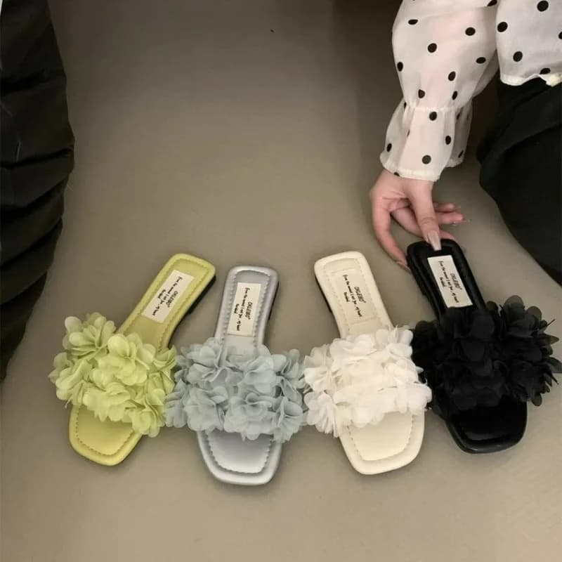Pantofole piatte a fiori da donna 2025 Nuovi sandali da donna eleganti e comodi casual Pantofole leggere da esterno per abiti alla moda estivi