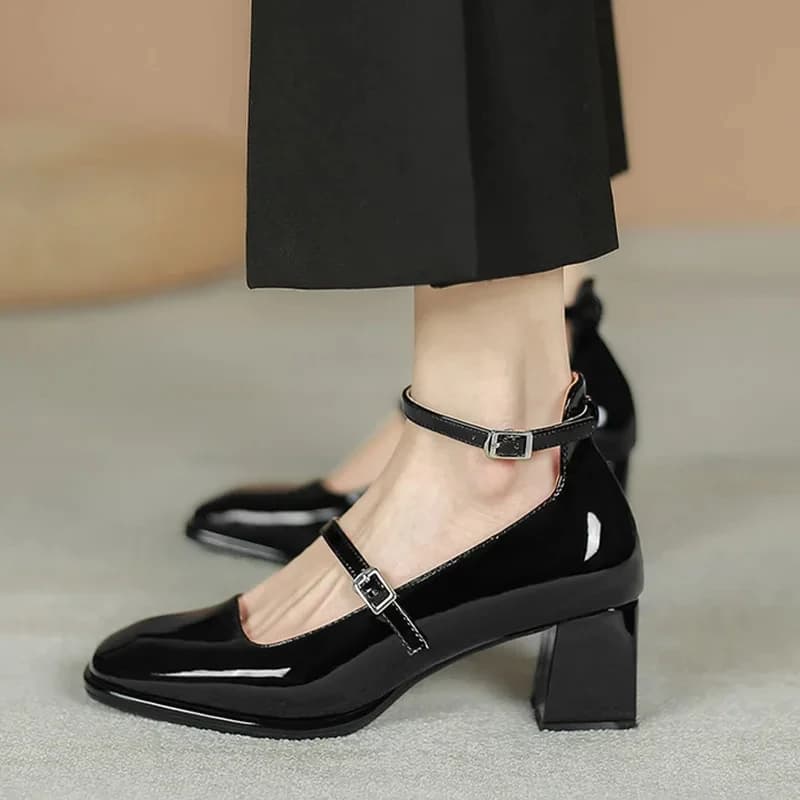 2025 Mary Janes shoes of new women High quality leather shoes for women Square toe Strap with shallow buckle Women's shoes