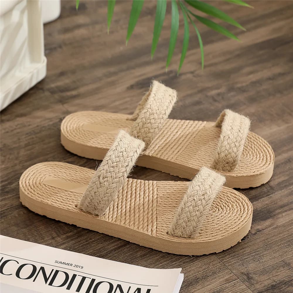 Pantofole da donna alla moda Sandali di paglia Infradito Pantofole da spiaggia per interni ed esterni Scivoli piatti da donna casual Zapatos De Mujer