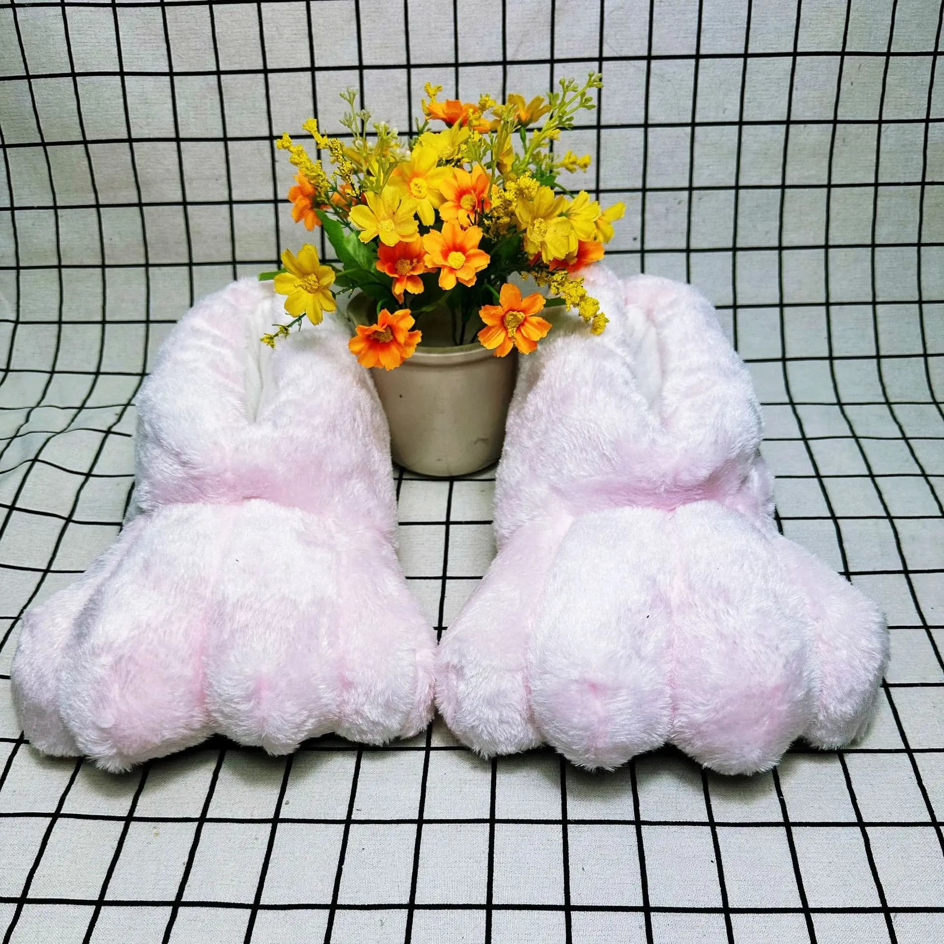 In Magazzino Zampa di Coniglio Pantofole Casa Morbide Calde Scarpe Pelose 2025 Nuova Zampa di Animale Peluche Pelliccia Presentazioni Aziende Produttrici Giochi Slip-on Scarpe Da Interno