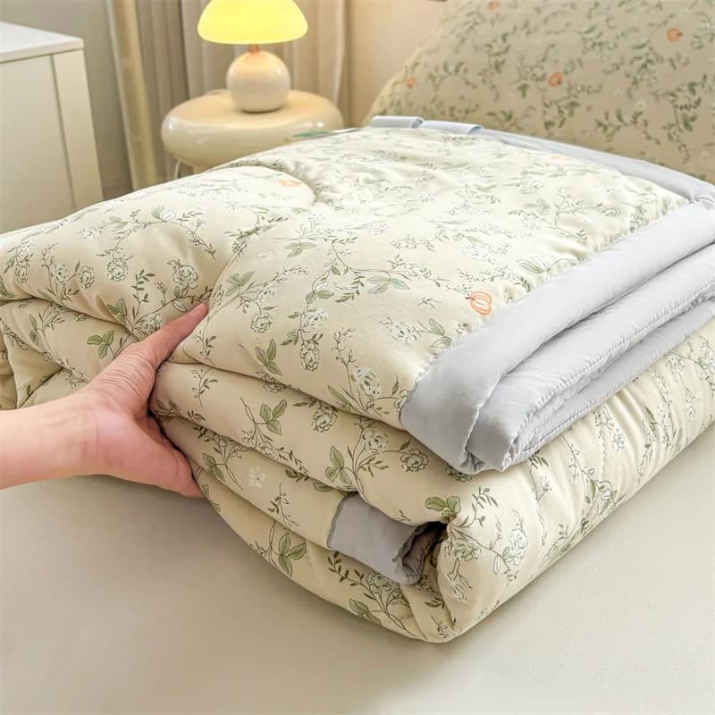 Set of bed linen for summer jacket in silk Cool Feeling Lightweight and breathable quilt in ice silk Set of 4 pieces Federa for sheet for refreshing banquets