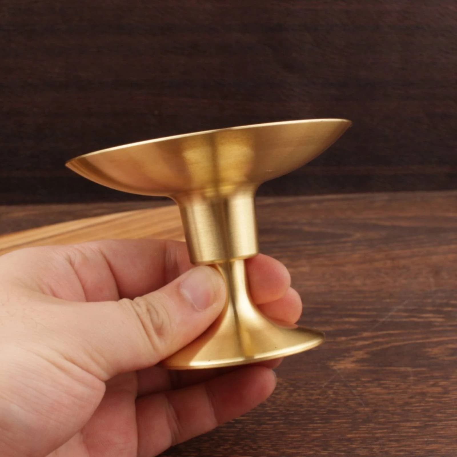 Portacandele in Ottone Design Tradizionale, Supporto per Candele Dorato, Decorazione per la Casa, Atmosfera Spirituale, Lucidato per Adoratori, Sala di Preghiera