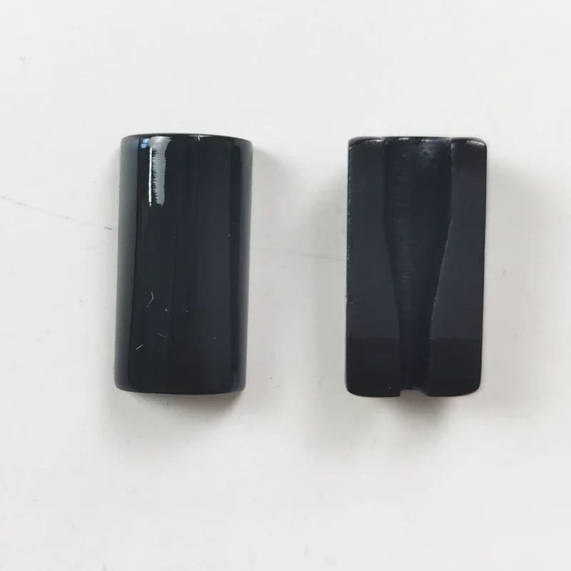 Mini Supporto Microfonico Invisibile, Clip Adesiva Nascosta per Microfoni da 3-4mm, Set con Bottone Nascosto per Colletto