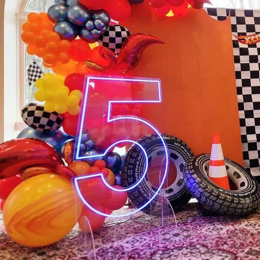 Numeri di supporto per insegne al neon a LED di grandi dimensioni 0-9 Luci al neon in piedi personalizzabili in acrilico trasparente per l'arredamento del soggiorno della festa di compleanno