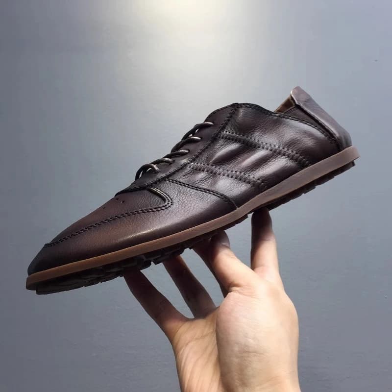 Scarpe casual in pelle moda Mocassini da uomo in vera pelle Punta tonda Stringate Scarpe da ginnastica di lusso alla moda per giovani Scarpe basse Oxford da uomo