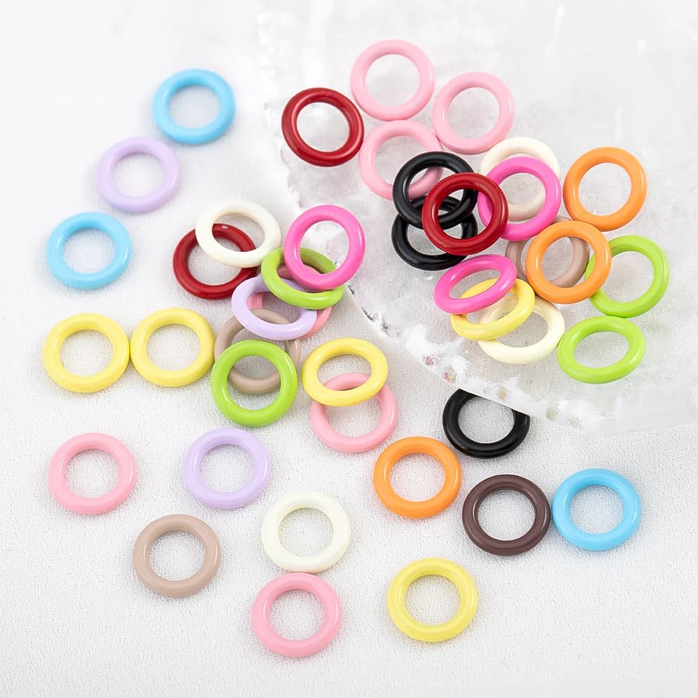 50 Pezzi Anelli di Giunzione Chiusi in Lega Smaltata Colorata, Connettori in Metallo per Creazione Gioielli Fai da Te, Collane, Bracciali, Ciondoli