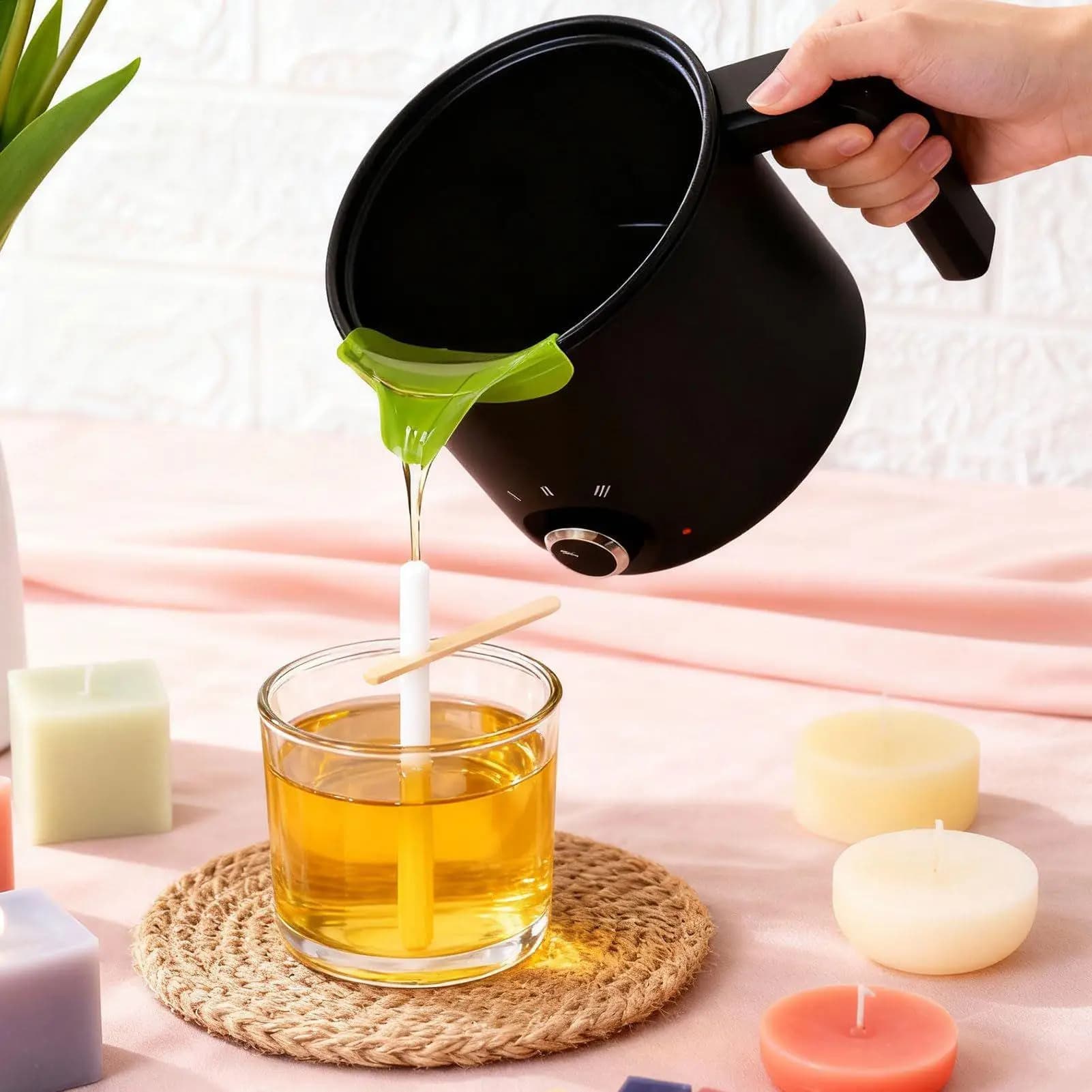 1.5 litre wax melting pot Candle wax casting device 3 level temperature adjustment Non-stick electric candle for melting