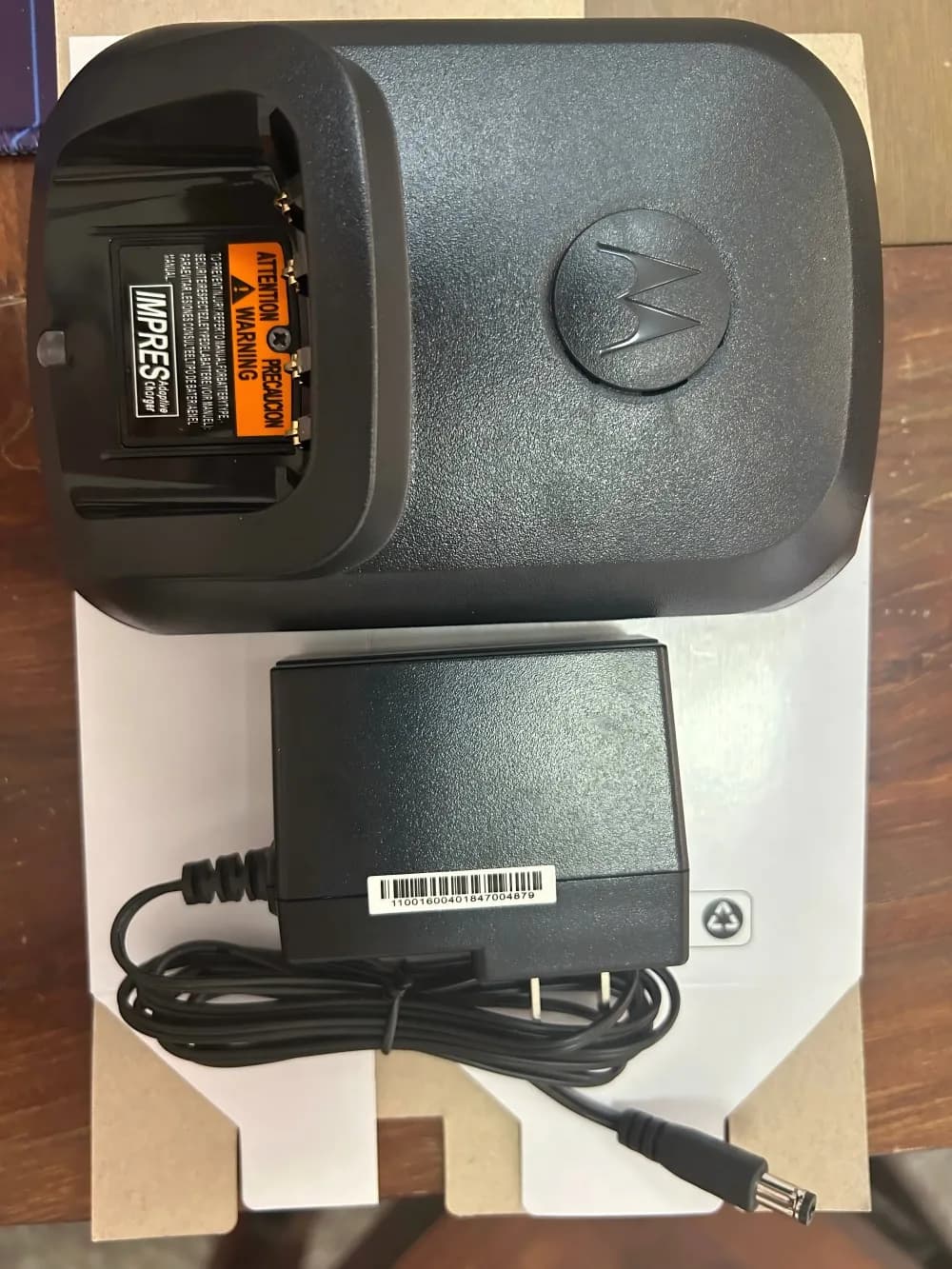 Suitable for Motorola XPR3300 walkie talkie desktop charger XPR3500 XIR P6600i XIR P6620i two-way radio charger