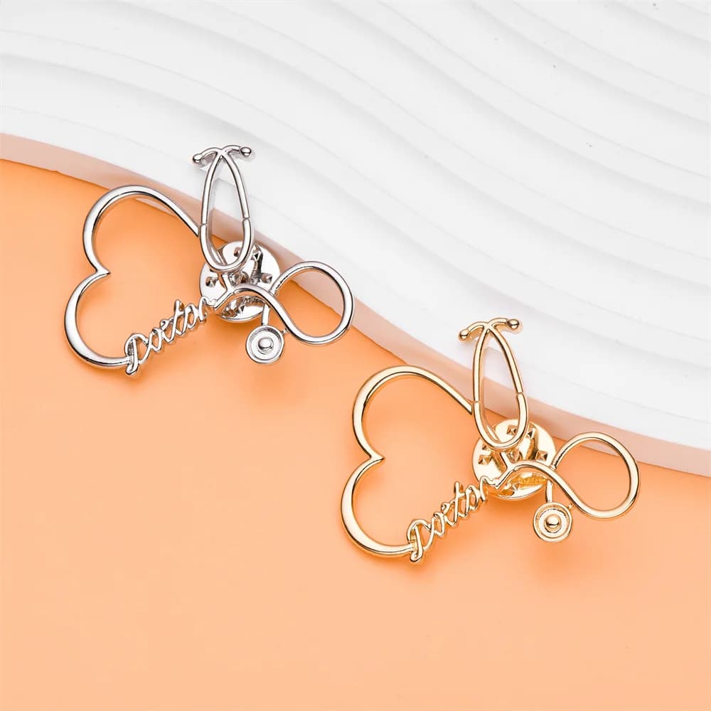 Spilla a Forma di Stetoscopio Placcata Oro, Elegante Distintivo per Zaino e Bavero, Accessorio Gioiello per Medici e Infermieri, Idea Regalo