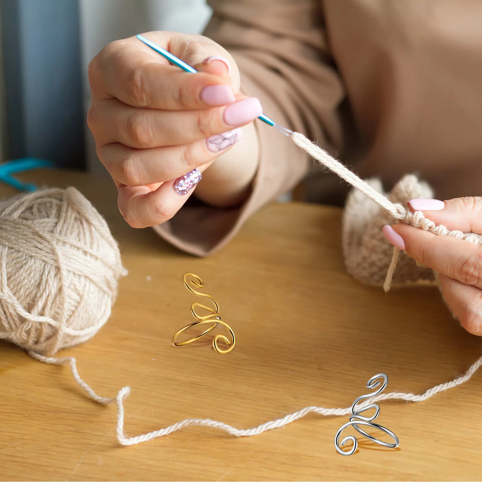 2 Pezzi Anelli per Uncinetto in Metallo Regolabili, Anelli Guida Filo, Anelli Tensionatori per Filato, Accessori per Lavorazione a Maglia e Uncinetto