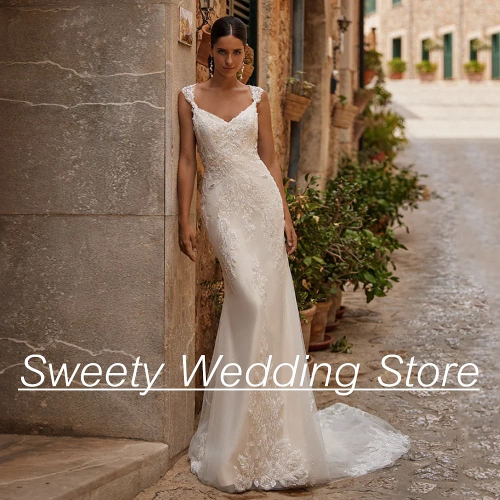 Abito da sposa donna a sirena Manica ad aletta sexy Scollo a V Perline scintillanti Applique Sweep Train Illusion Bottoni posteriori Abiti da sposa