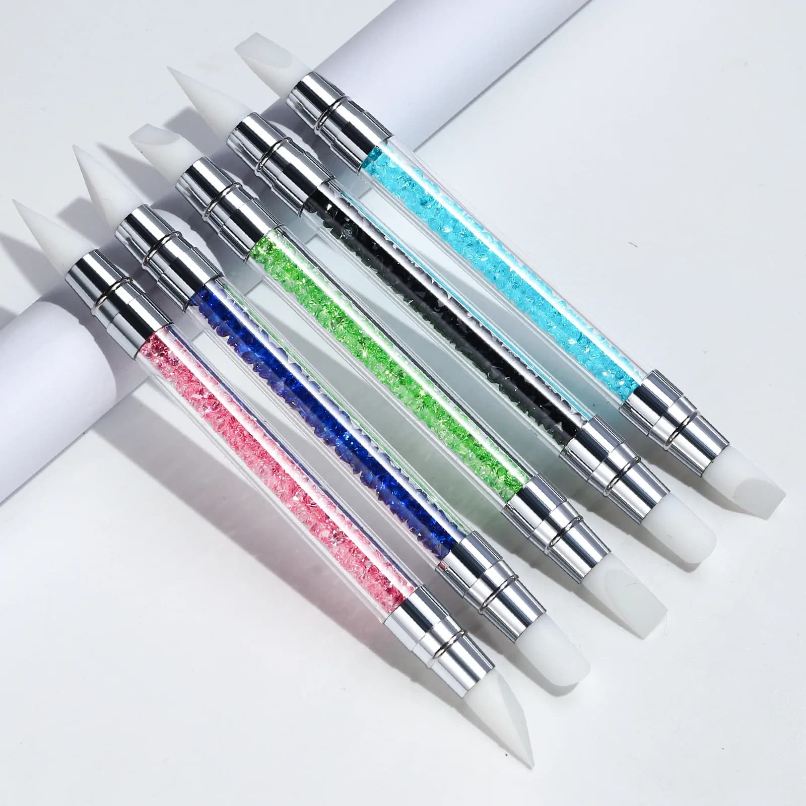 Penna in silicone per la cura delle unghie Penna multifunzionale in rilievo con sfregamento Specchio magico in polvere intagliata con sfumatura Penna a doppia testa