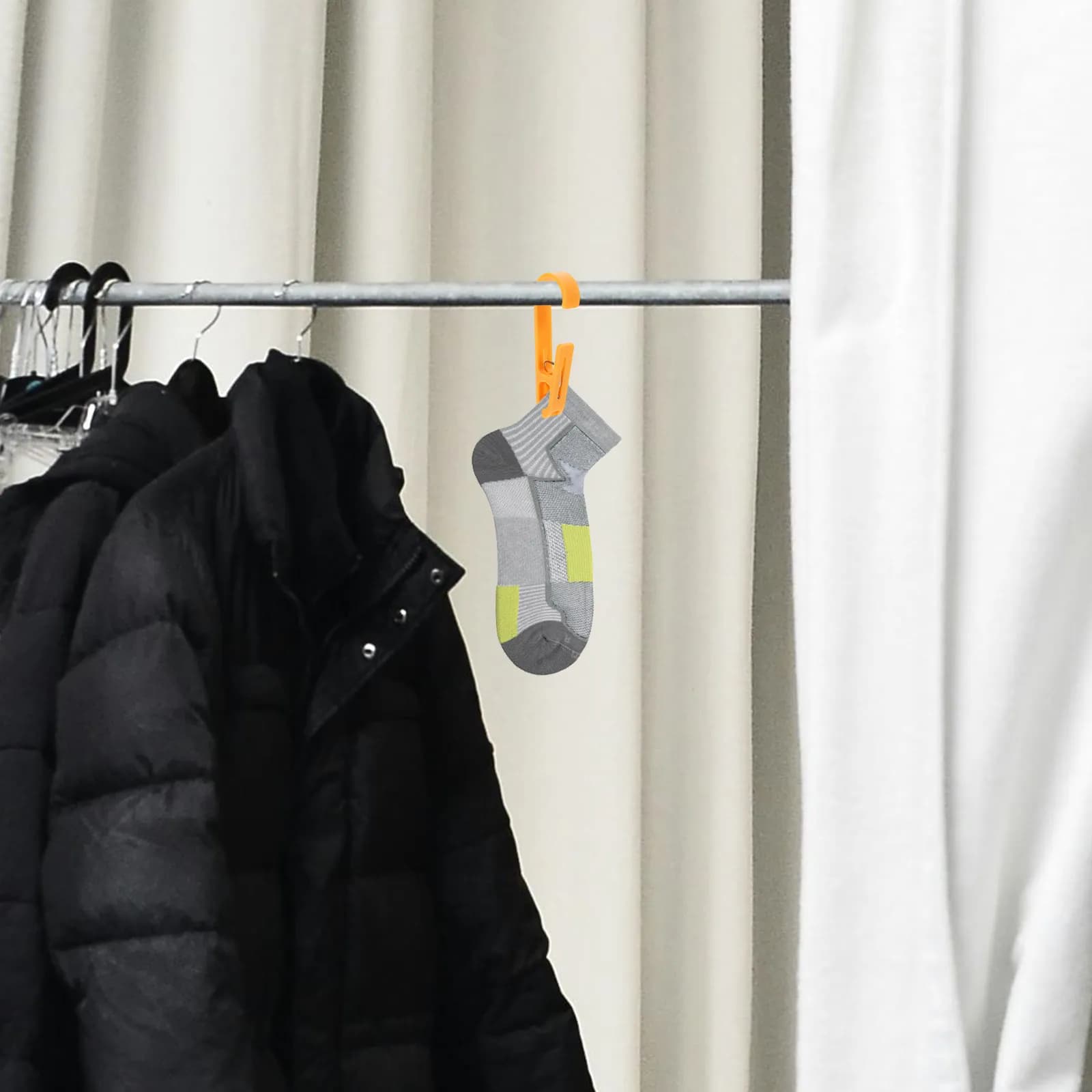 4 Pezzi Ganci Appendiabiti in Plastica, Clip per Calzini, Morsetti Resistenti, Appendiabiti Multiuso, Organizzatore Armadio, Clip per Asciugamani, Appendiabiti da Cucina