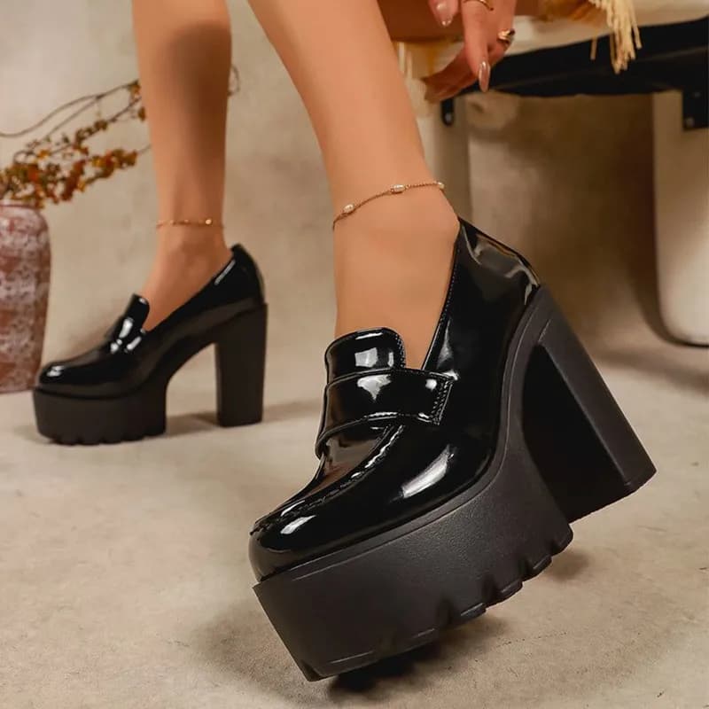 Mocassini con plateau in pelle verniciata da donna 2026, scarpe slip-on con tacco grosso, calzature alla moda con plateau alto per feste, uso quotidiano e streetwear