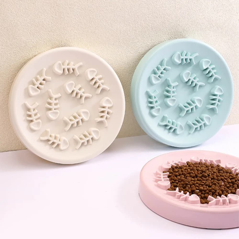 Ciotola per Slow Food per animali domestici ciotola Anti-soffocamento per gatti forniture per l'alimentazione in ABS multiuso piatto per gatti con fondo antiscivolo a forma di pesce ovale