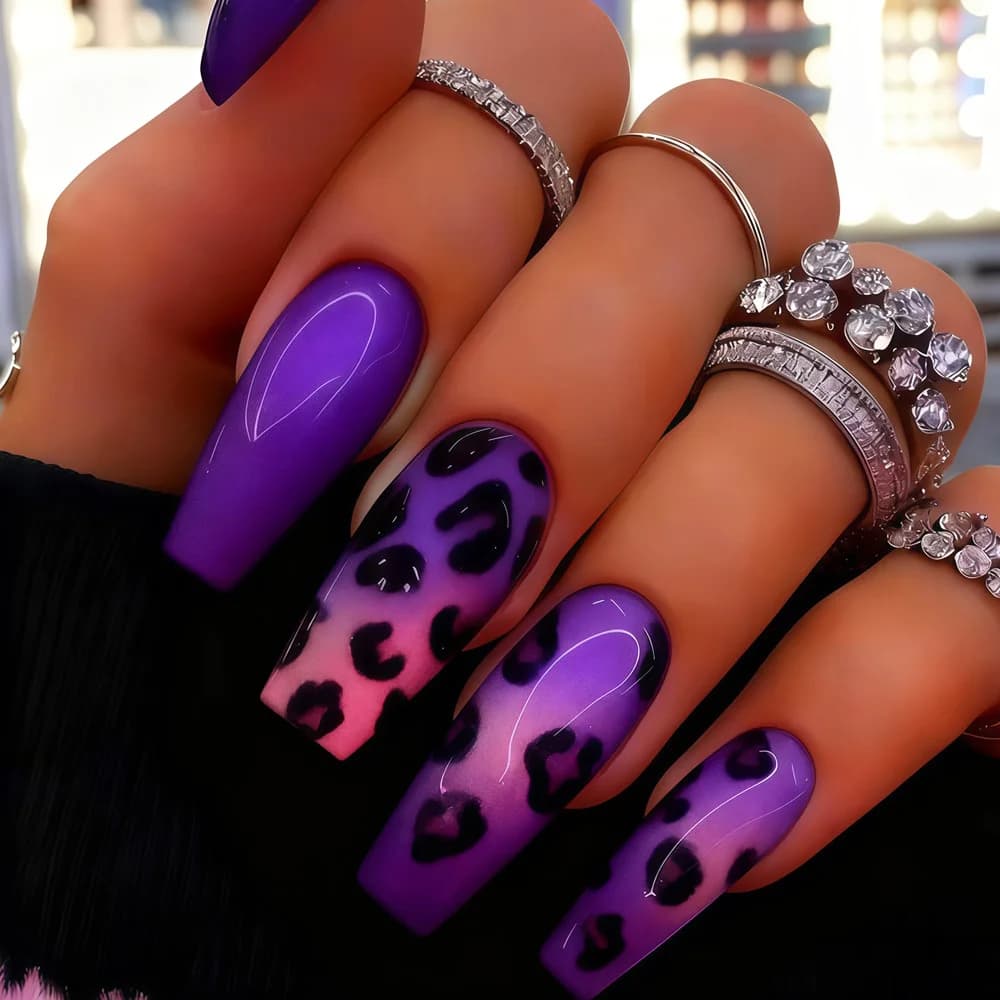 Medium fake nail tips for women girls snails purple blue green red black leopard square tips of almonds press on nails