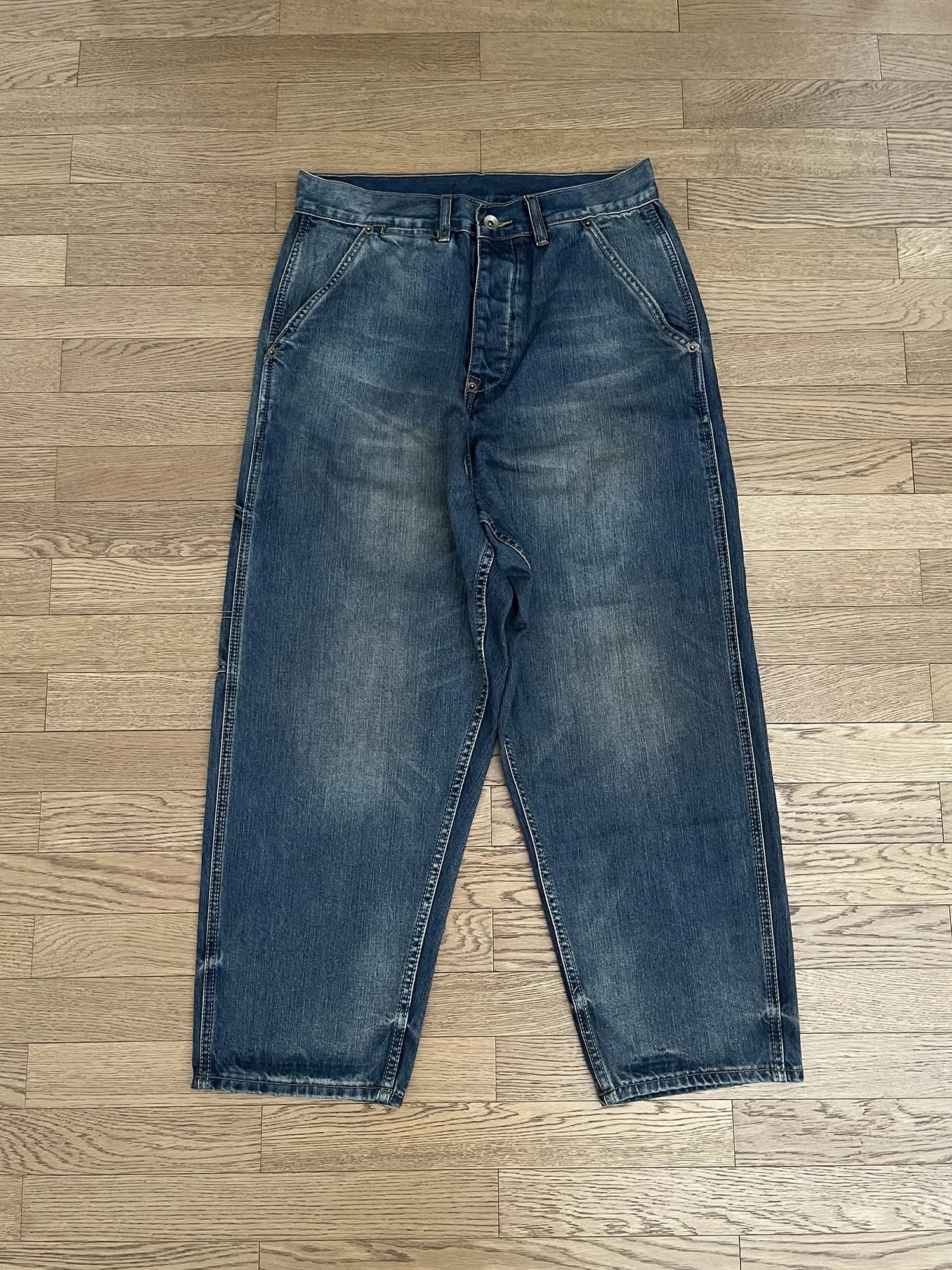 Jeans in denim giapponese Waed, gamba dritta ampia, lunghezza al polpaccio, con decorazioni in metallo, per uso quotidiano giovanile.