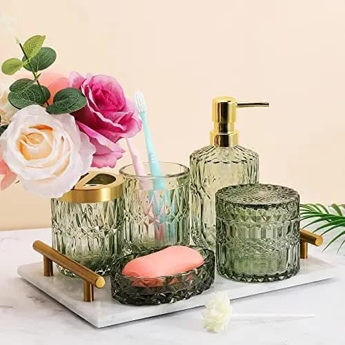 Set da Bagno in Vetro Verde 5 Pezzi - Dispenser per Lozione, Portasapone, Portaspazzolino e Bicchiere - Regalo Moderno per Arredo Bagno