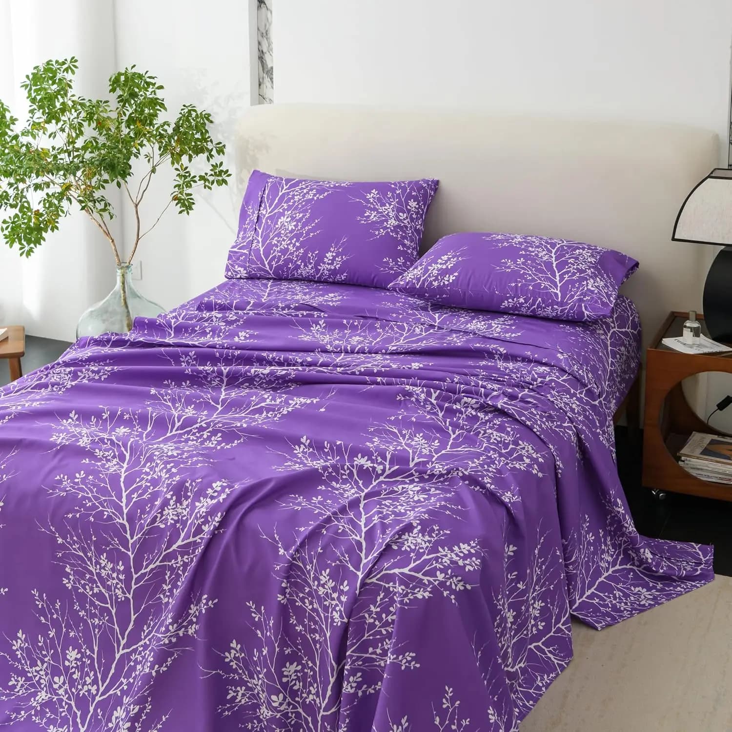 Set di Lenzuola Matrimoniali - 4 Pezzi in Microfibra, Lenzuolo con Angoli e Federe, Per Tutte le Stagioni, Motivo Fogliame Viola/Bianco