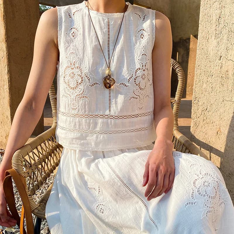 French Designer Boho White Cotton Eyelet Tank Top Women Sleeveless Embroidery Hollow Out Casual Summer Vacation Ladies Blouse