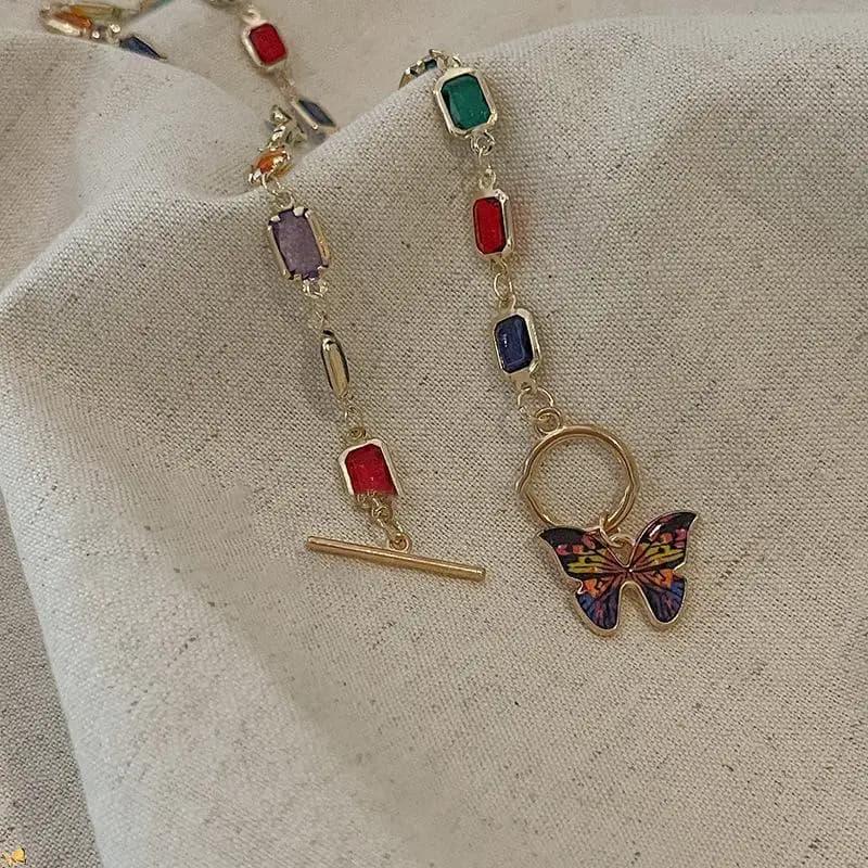 1 pezzo di nuova collana girocollo alla moda con ciondolo a farfalla in cristallo arcobaleno e perline, stile retrò, per donna, accessorio gioiello con charm in stile bohémien.