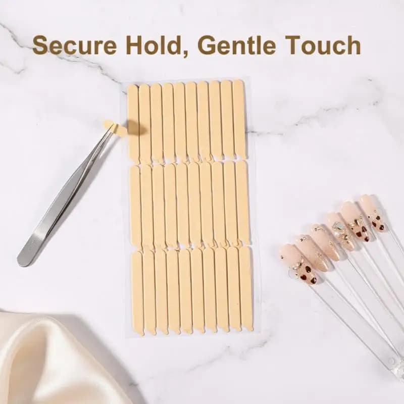 33 Pezzi Espositore per Nail Art con Nastro Biadesivo e Adesivi per Pratica Unghie Finte, Accessori Fai-da-te per Casa e Salone