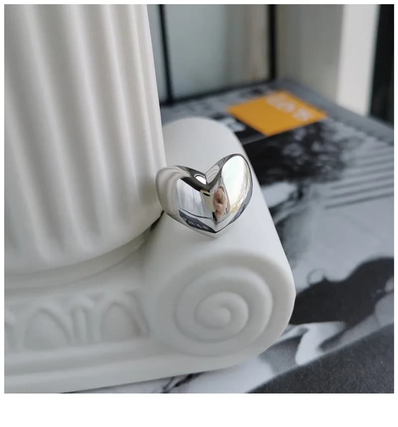 Anello geometrico a forma di cuore d'amore di lusso leggero semplice alla moda in argento sterling 925 Coppia femminile Gioielli classici creativi per feste