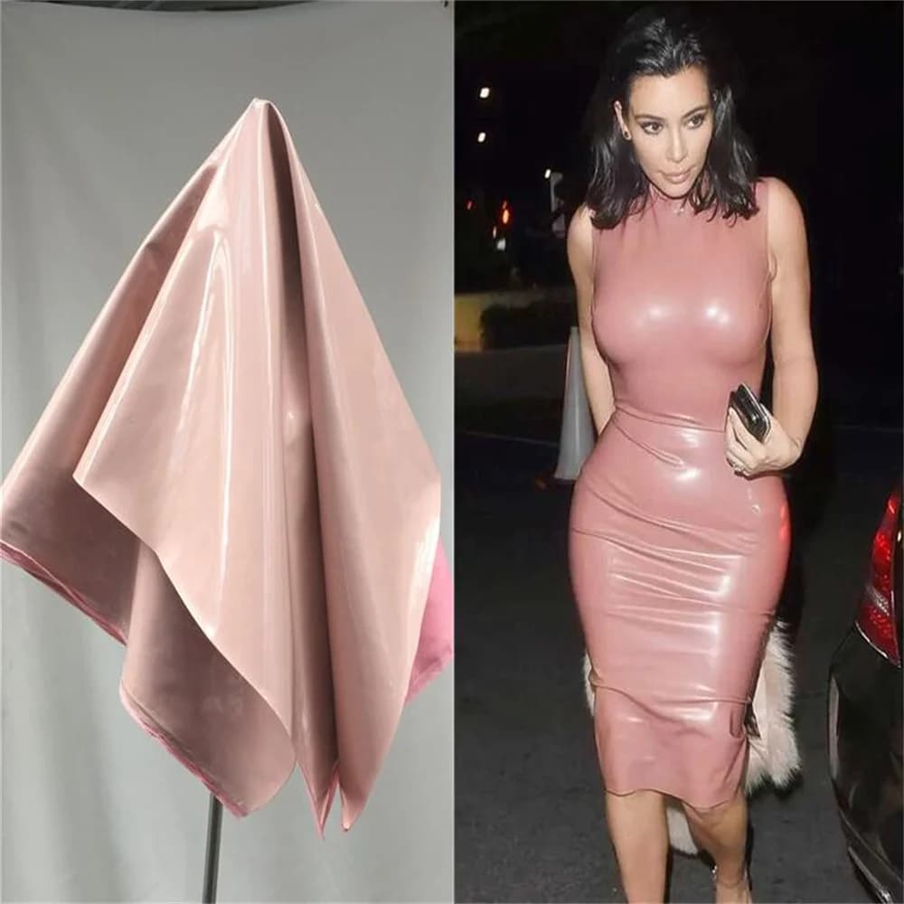 Tessuto in pelle PU a specchio rigido microelastico rosa, vestito, borsa, guanti, indumento fai da te A519