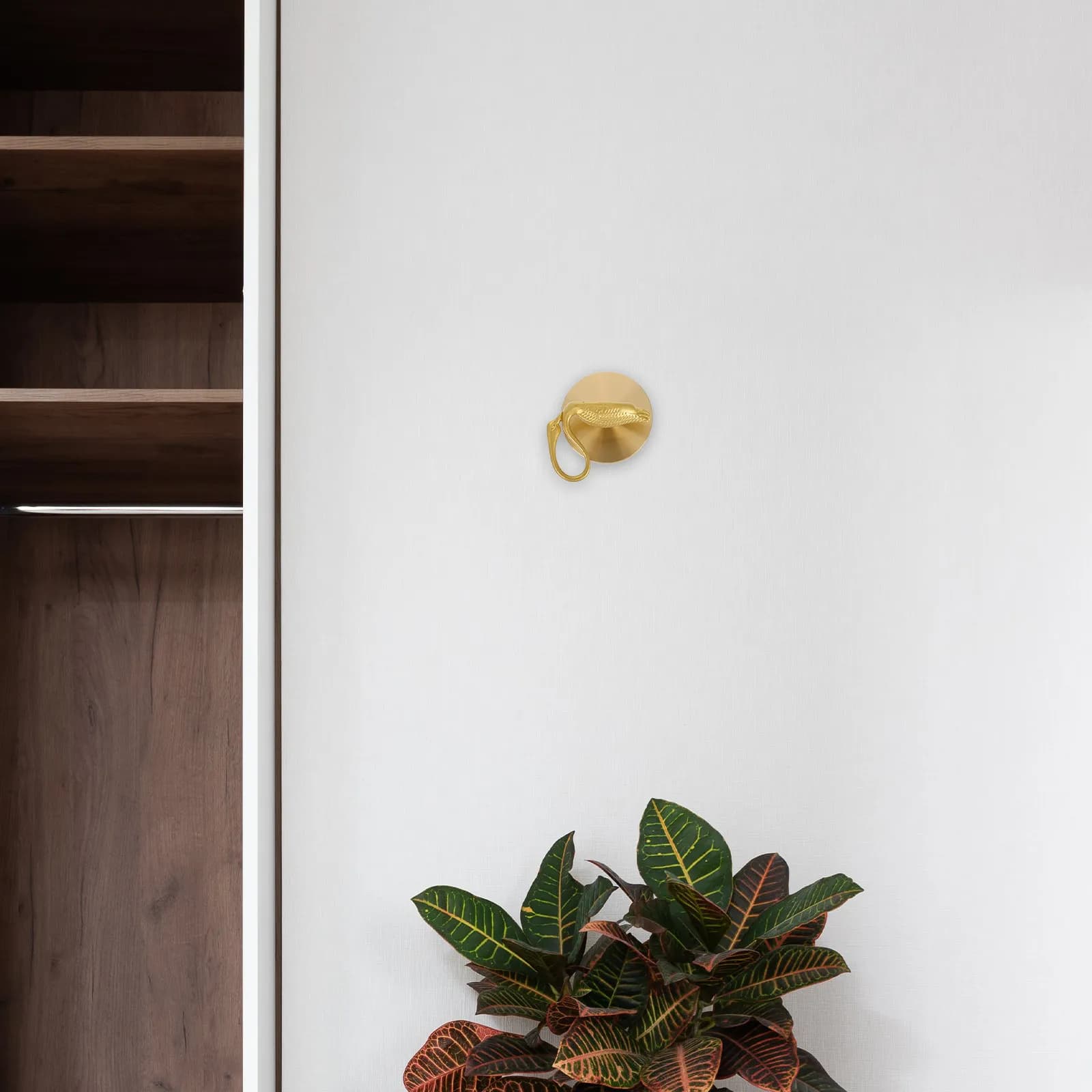 Swan Shape Copper Wall Hook Luxury Decorative Clothes Hat Bag Hanger Punch Free Installation for Bedroom Entryway Kitchen Multi