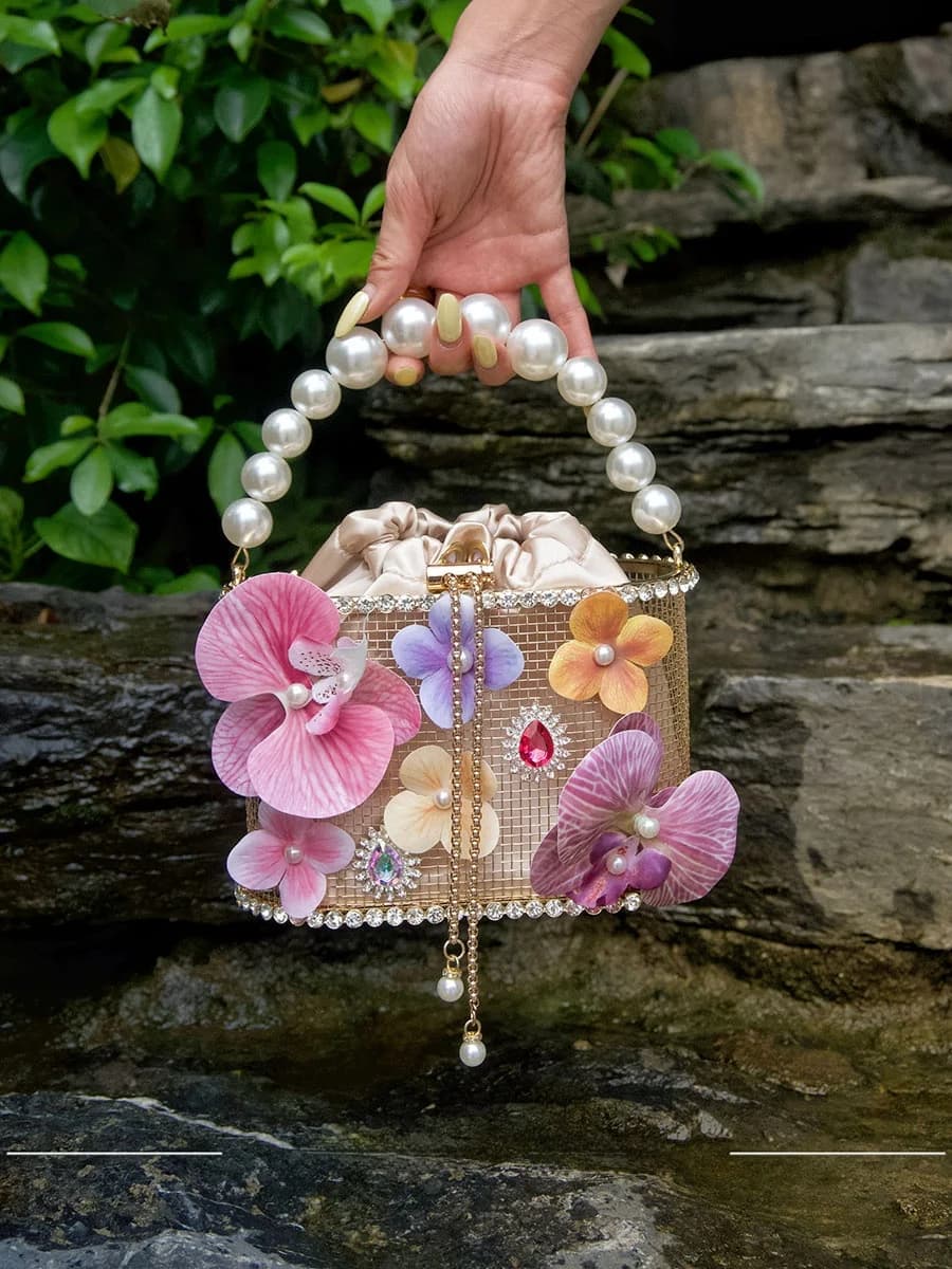 Elegante Borsa a Secchiello UGALS con Fiori e Perle, Borsa a Tracolla da Festa, Forma Quadrata, Borsa da Donna Prodotta in Cina