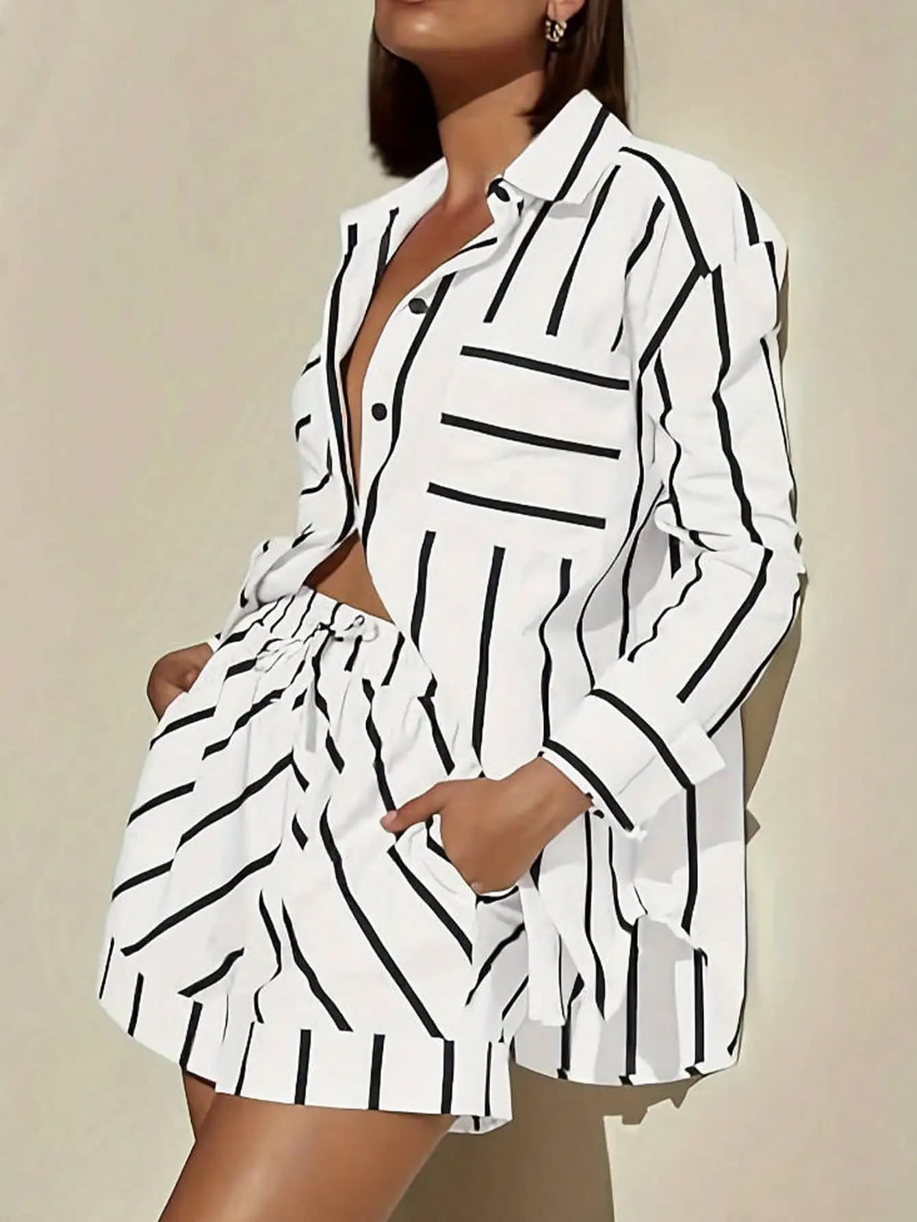 Women's Set 2 Pieces: Long sleeve shirt and shorts in Righe Bianche e Nere