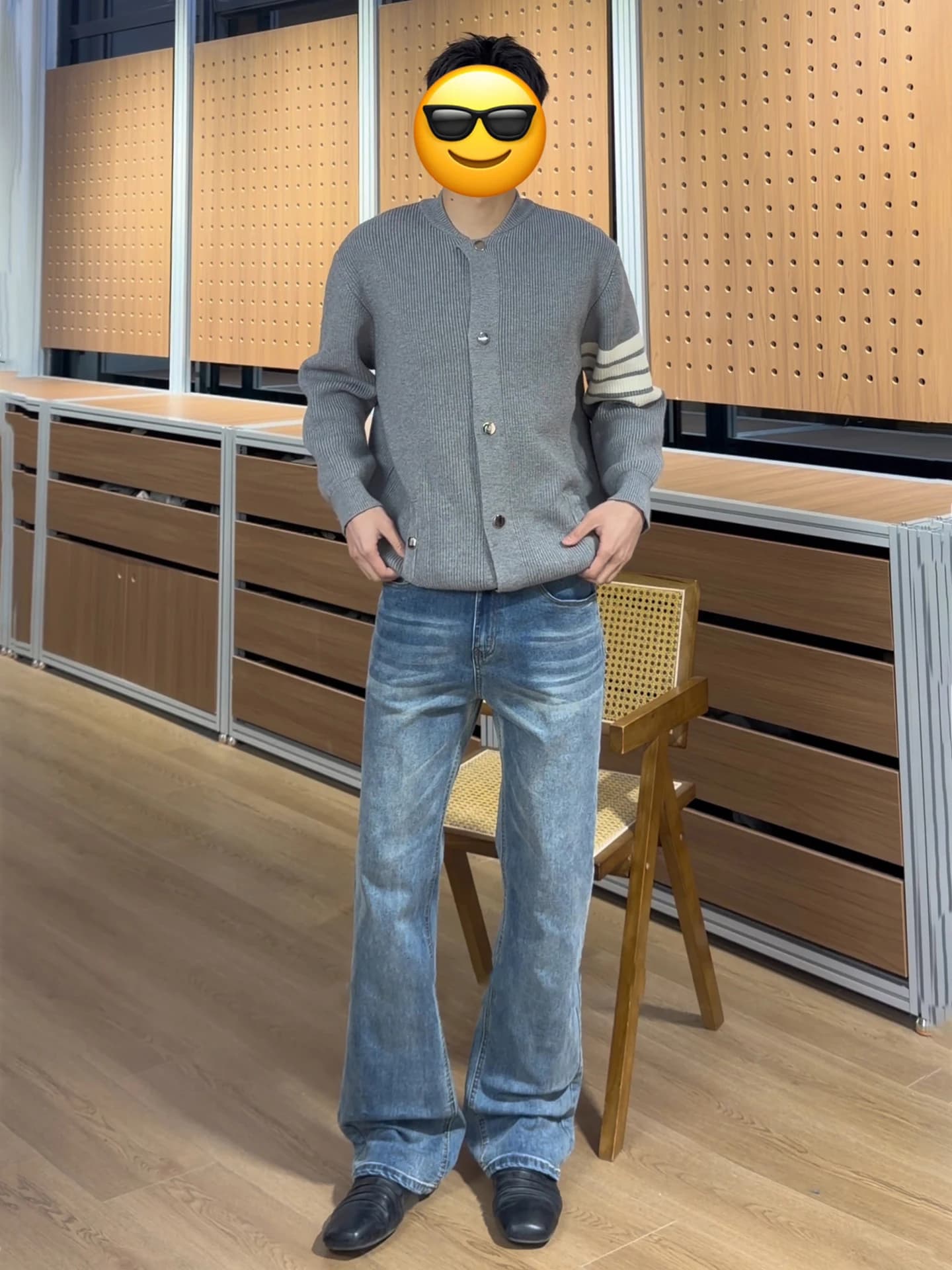 Jeans da uomo blu chiaro foderati in pile, gamba dritta, micro svasati, casual, alla moda primaverile, taglio dritto, per giovani, di tendenza