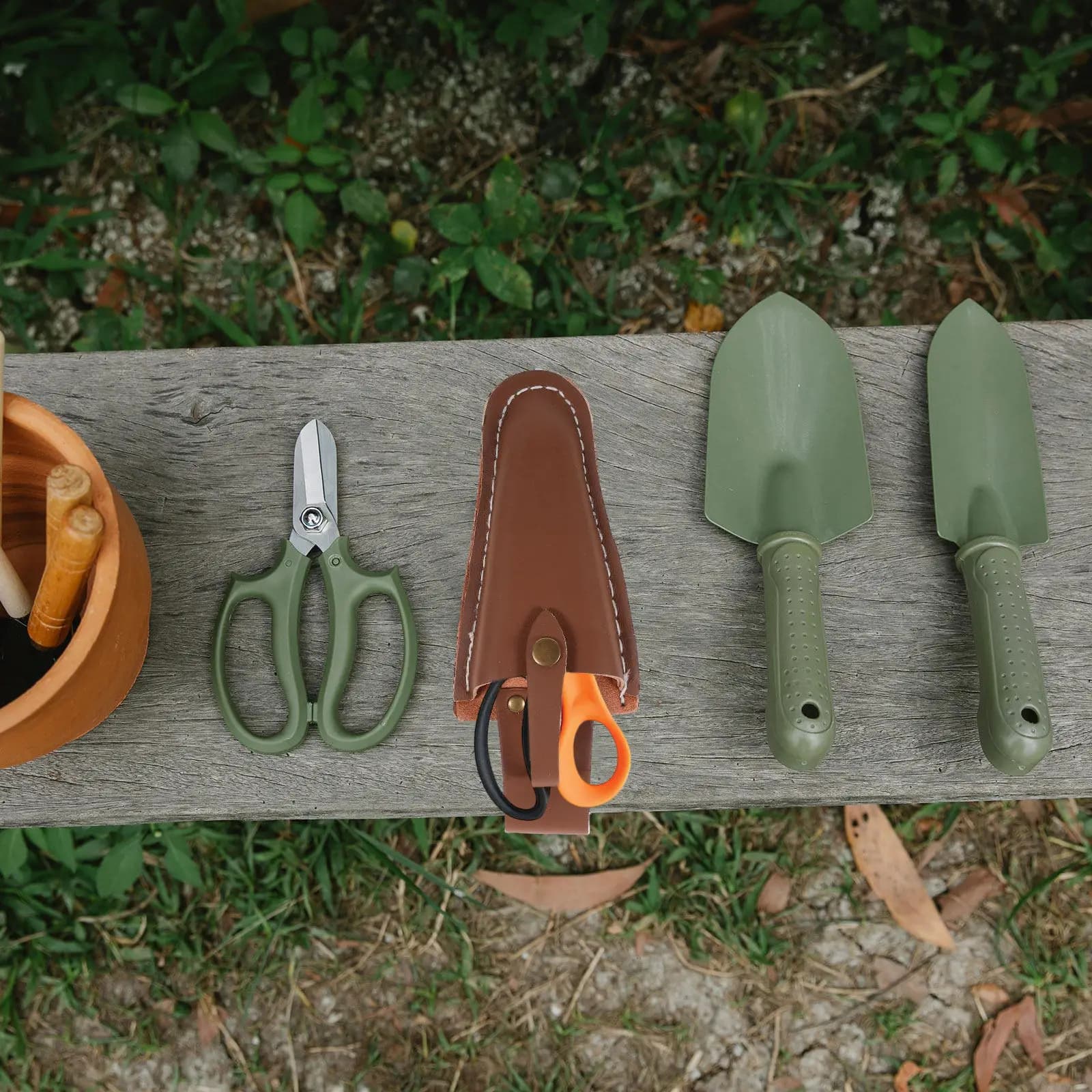 Robust Tool Belt for Power Scissors, Accessories for Gardening Tools and Open Landscape Works