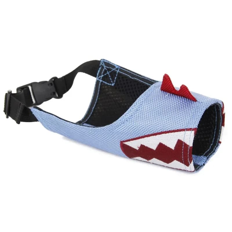 Copri bocca per cani Pet Life Copri bocca per animali regolabile con motivo squalo con rete traspirante Copri bocca per cani da masticare anti-morso sicuro
