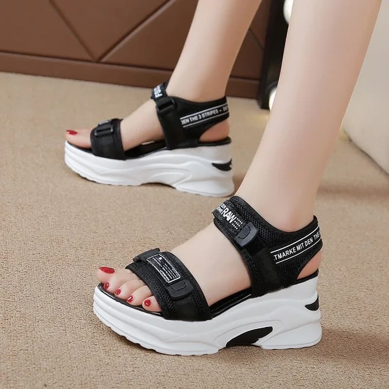 Sandali sportivi da donna Estate Nuova moda Tacco inclinato Scarpe con plateau rialzate Ragazze Sandali con bocca di pesce con tacco alto per il tempo libero all'aperto