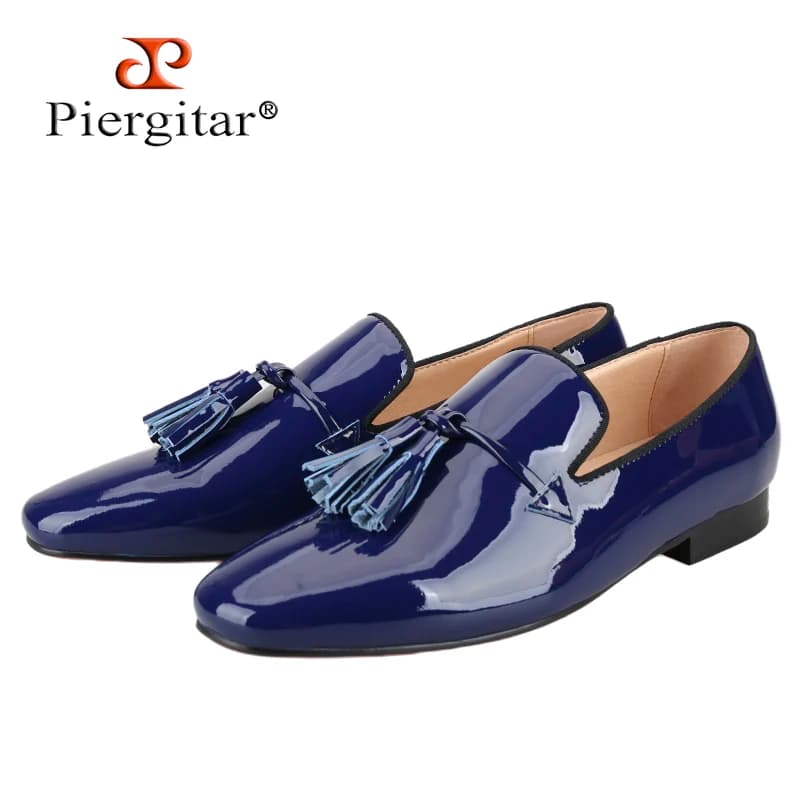 Piergitar 2024 nuovo modello Royal Blue e Black scarpe con nappe da uomo in pelle verniciata per mocassini Slip-On fatti a mano per feste di moda
