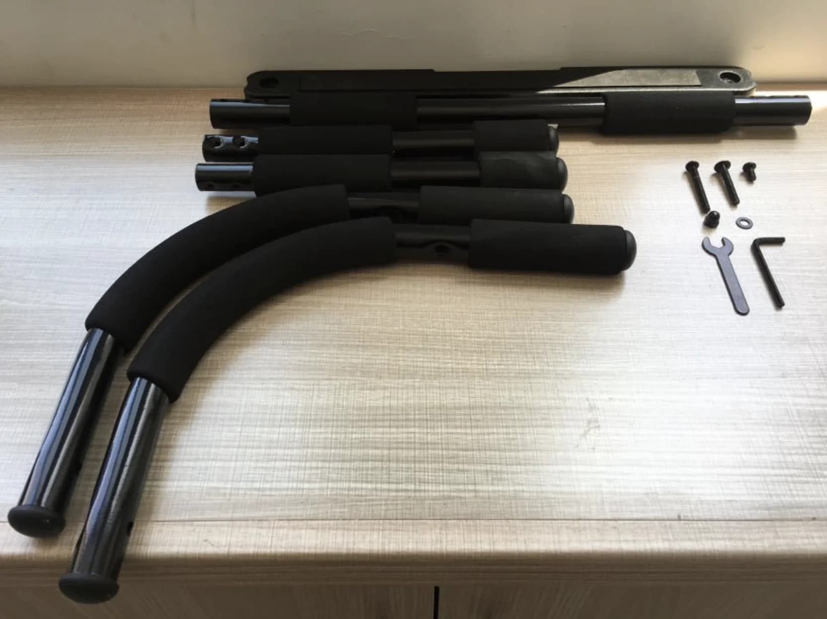 Wall Traction Bar for Home Gym with Stable Balance, Door Exercise Tool
