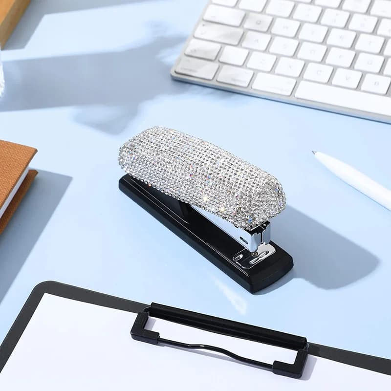 Cucitrice diamantata Bling Raccoglitore di carta multifunzionale Scuole per ufficio Strumento di riparazione di cancelleria per studenti Forniture per ufficio Uso 24/6 26/6