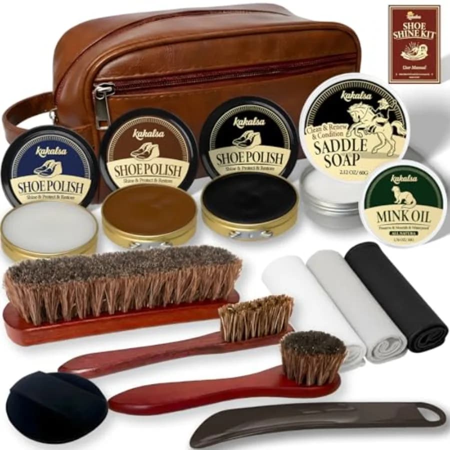 Kit per Lucidatura Scarpe - Idee Regalo per Uomo - Set da 15 Pezzi con Sapone per Calzature, Olio di Visone, 3 Lucidanti per Scarpe, 3 Spazzole per Scarpe e Altro