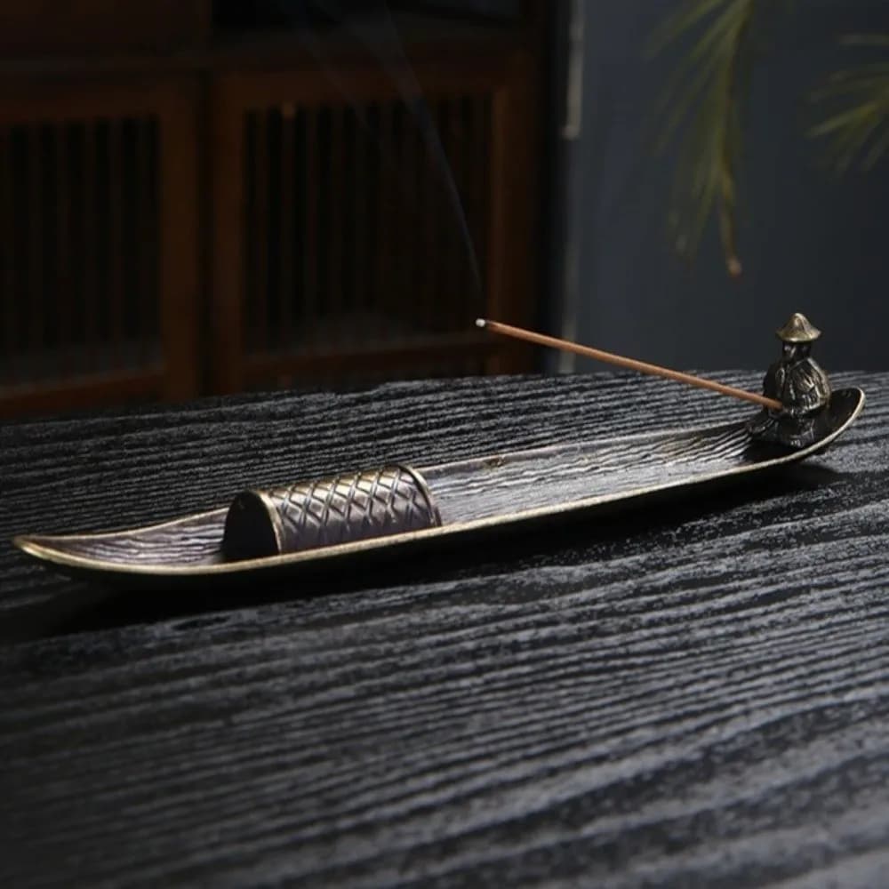 Porta Incenso a Forma di Barca con Vecchi Pescatori, Bruciatore di Incenso Tradizionale in Metallo Robusto, Decorazione per Casa e Ufficio