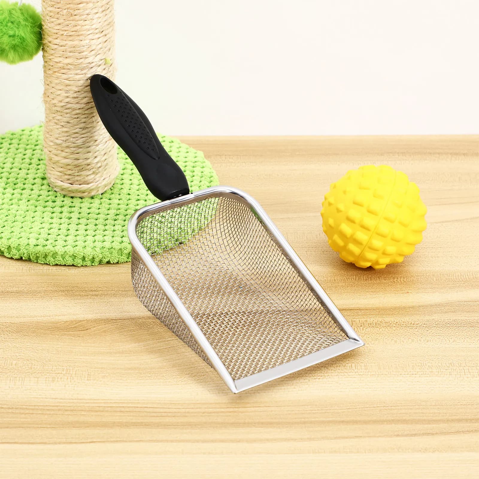 Stainless Steel Litter Scoop Fine Mesh Small Holes Ergonomic Handle Hanging Storage Litter Box Scooper for Cats Poultry Farming
