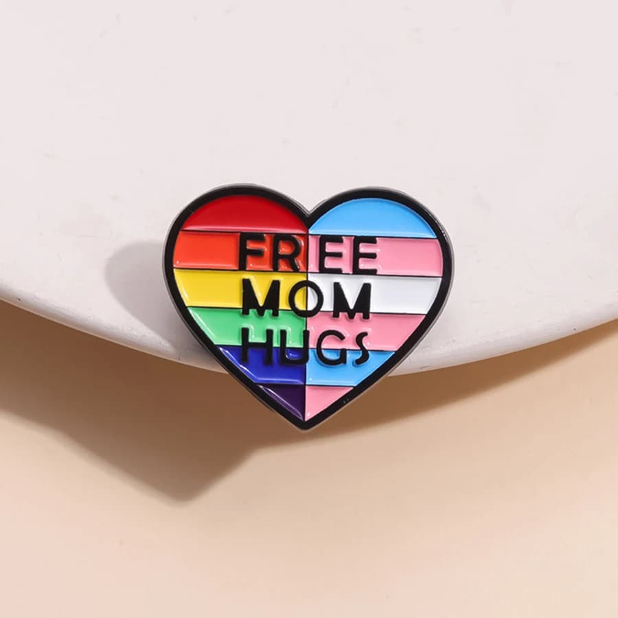 slogan libero mamma abbracci Spilla smaltata Distintivo per borse Jeans Felpe con cappuccio Denim Spilla Gioielli Bambini Miglior regalo di nozze per feste