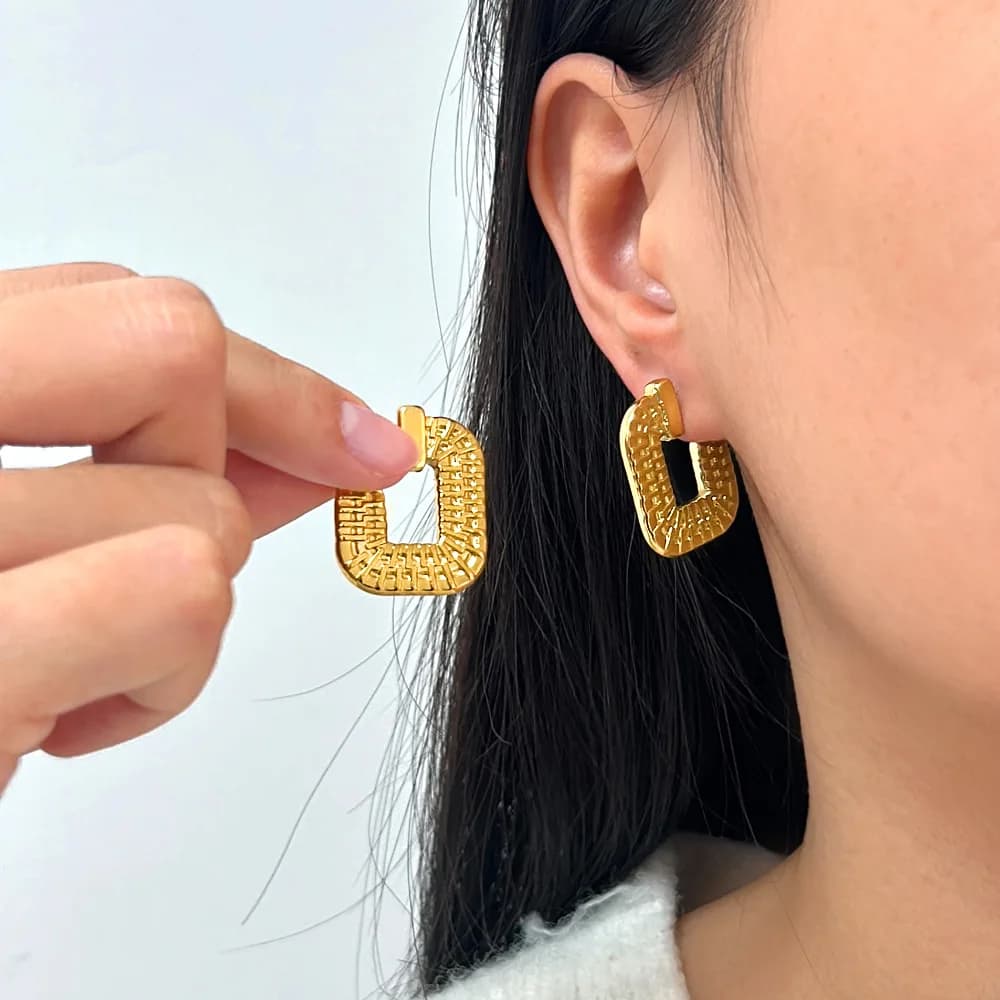DIY accessories Premium sense niche simple letter G shape earrings jewelry girls titanium steel plated 18K gold stud earrings fa