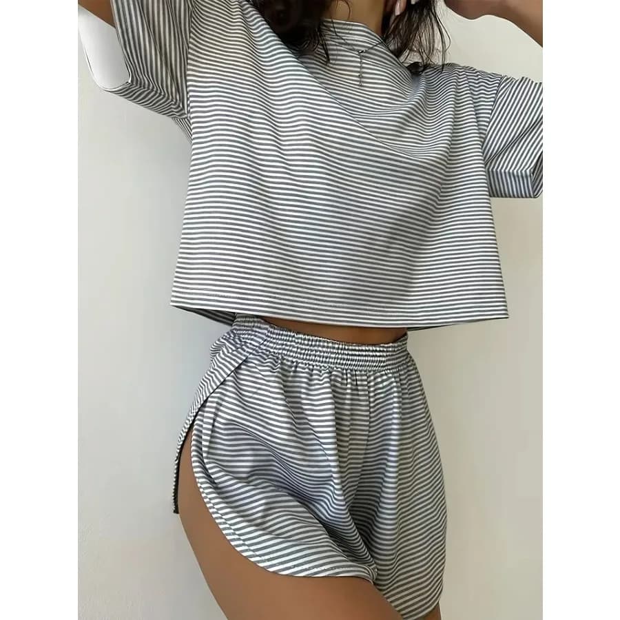 Women Striped Pajama Set 2pcs Short Sleeve Crop Top Elastic Waist Shorts Soft Summer Loungewear Home Sleepwear