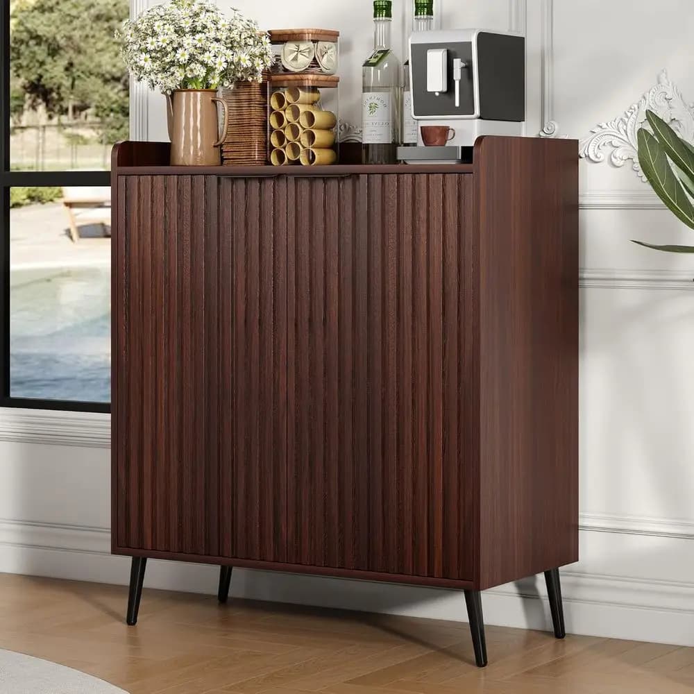 Mobile Bar in Noce Scanalato, Credenza Portabottiglie Stile Mid-Century con Portabicchieri e Ripiano Rimovibile per Soggiorno