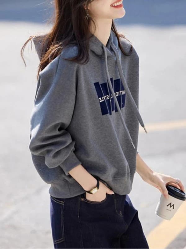 Elegant Fashionable Letter Print Hoodie Sweatshirt Loose Fit Drawstring Design High End European Style Spring 2026 Ladies' Wear