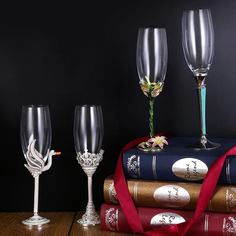 Smalto cigno intarsiato Colori Flauti da champagne Bicchieri da vino usi domestici Bicchieri da vino con stelo Bicchieri da vino rosso Bicchiere da champagne per coppia